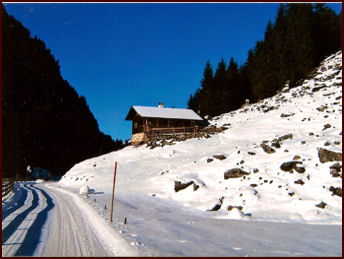 Zollhtte Zillergrund - Holiday cabin in winter