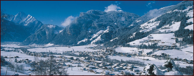 Ferienwohnung Hippach - Lage Hippach im Zillertal im Winter
